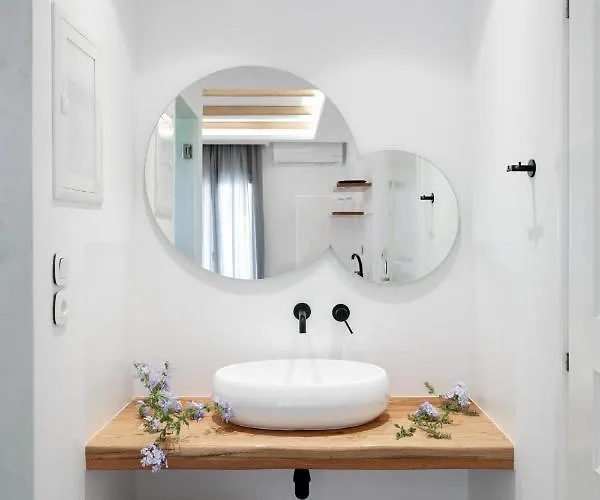 Iades & Agia Anna (Naxos)