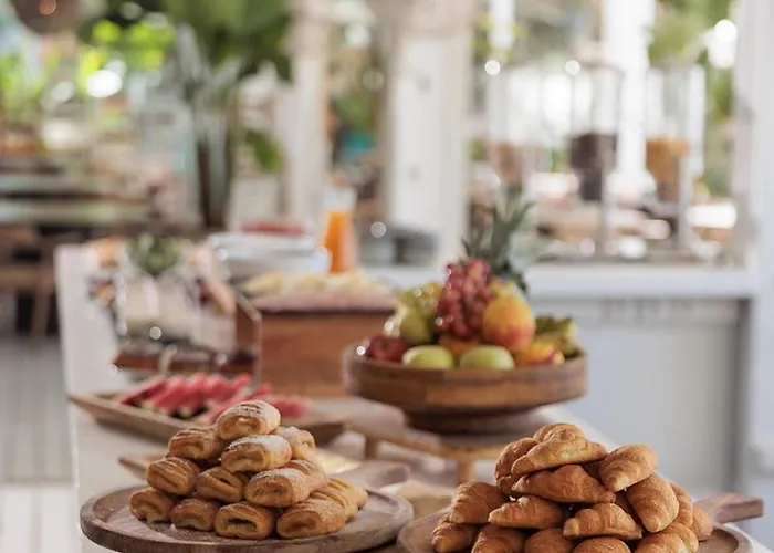 Iades & * Agia Anna (Naxos)