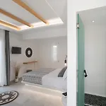 Iades & Apartment *