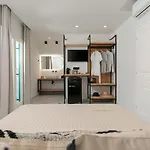 Iades & Apartment