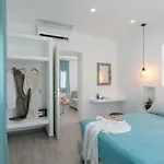 Iades & Apartment *
