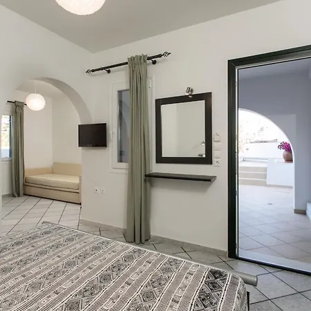 Iades & Agia Anna (Naxos)